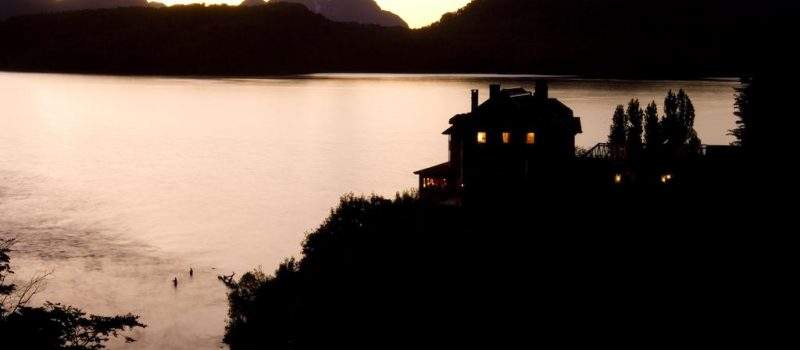 Anochecer Hotel Correntoso Villa La Angostura Neuquen