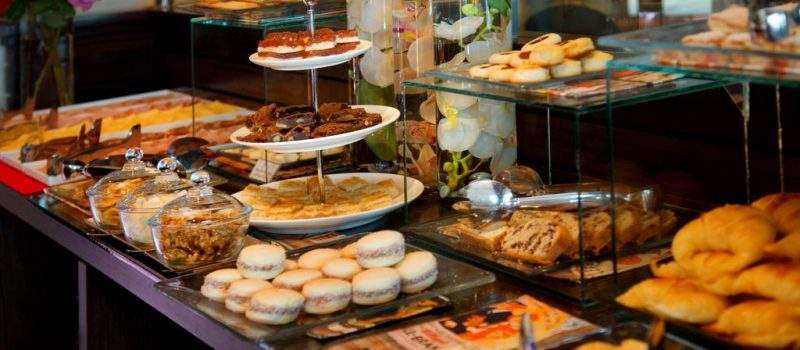 Completo Desayuno Hotel El Faro Villa La Angostura Neuquen