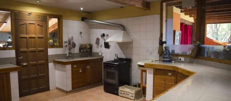 Cocina Hostel Chaco Villa Langostura Neuquen Argentina 2 La Angostura