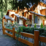 Captura De Pantalla Hotel Rosales Alojamiento Villa La Angostura Neuquen