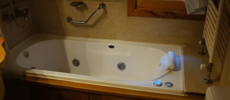 Captura De Pantalla Hotel Rosales Alojamiento Villa La Angostura Neuquen